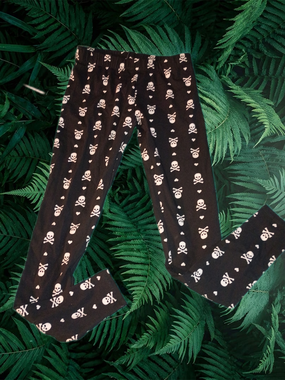 Black Skull Print Leggings - White Skulls